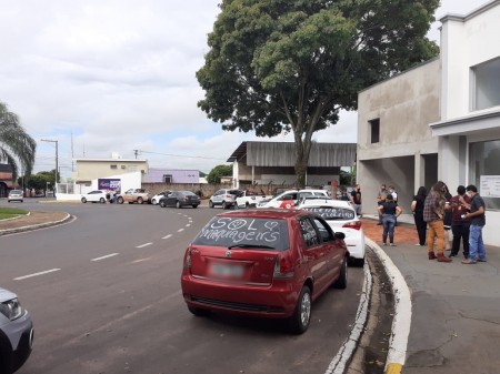 Autônomos da área da beleza e comerciantes realizaram 'Buzinaço' pela volta do atendimento presencial em OC