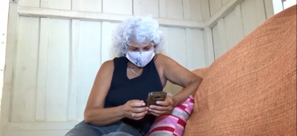 Cuidadora de 59 anos vai � pol�cia e diz ter ca�do em golpe ap�s encontro iniciado na internet