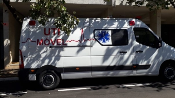 Prefeitura de Adamantina adquire dois novos ve�culos para sa�de: UTI m�vel e ambul�ncia