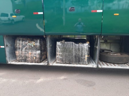 Fiscalização apreende 15 mil pares de óculos e 750 caixas de essência de narguilé em Presidente Venceslau