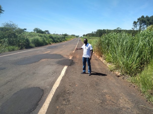 Vereador de Salmour�o agradece servi�os de manuten��o na Vicinal Roberto Romanini