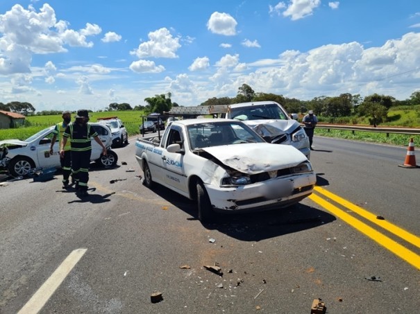 Engavetamento envolvendo cinco ve�culos � registrado na SP-294