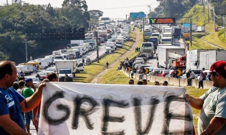 Caminhoneiros confirmam greve e alegam situação pior que a de 2018