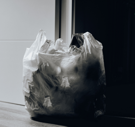 Bota Fora: Prefeitura de OC pede que população pare de colocar resíduos defronte residências até recolhimento de materiais na região abaixo da linha