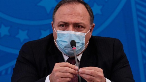 Pazuello garante a prefeitos alterao no plano de vacinao para incluir professores como prioritrios