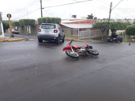 Motociclista fica ferido após se envolver em acidente na Av. Presidente Vargas 