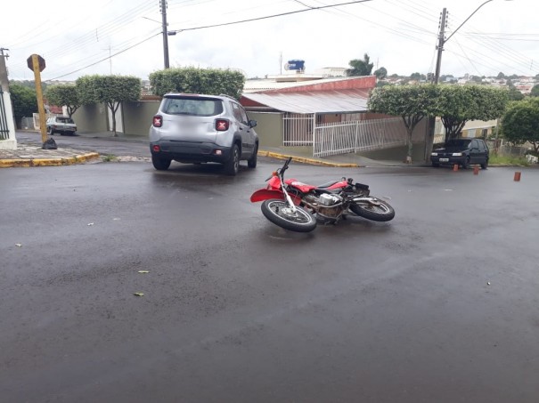 Motociclista fica ferido ap�s se envolver em acidente na Av. Presidente Vargas 