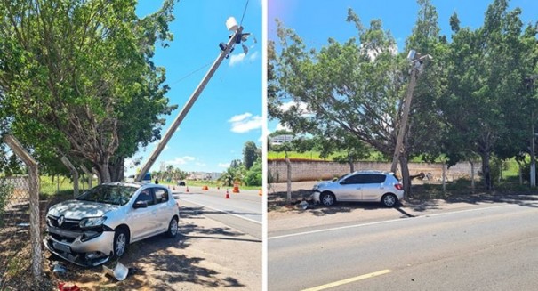 Carro colide contra poste em frente a Base da Pol�cia Rodovi�ria de Tup�