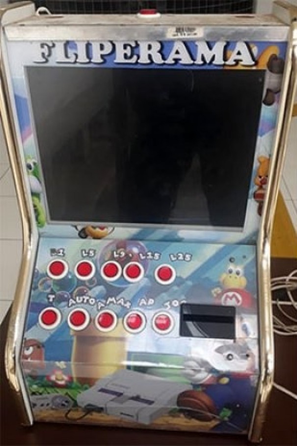 Pol�cia Militar apreende m�quina de jogo de azar em com�rcio de Bastos