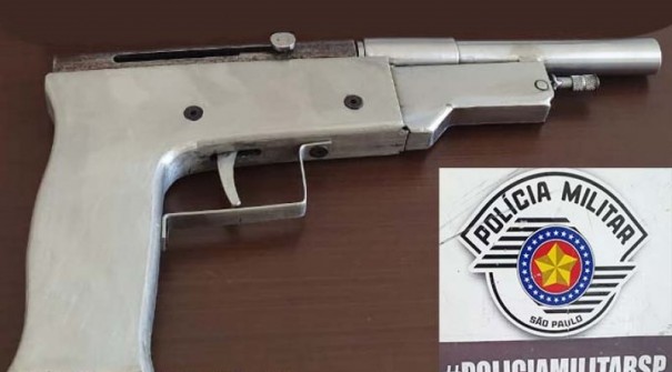 Homem � preso por porte de arma de fogo de uso restrito em Tup�