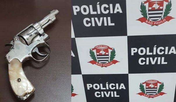 Homem de 75 anos � autuado em flagrante pelo crime de posse de arma de fogo em Tup�