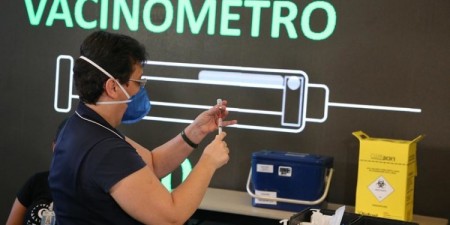 Estado lança 'Vacinômetro' que permite acompanhar em tempo real número de vacinados