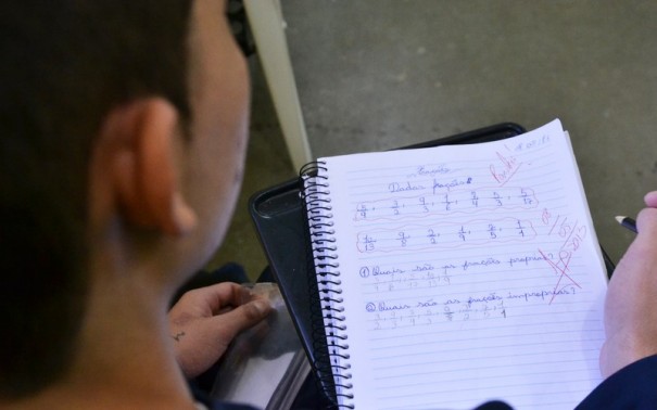 Dois jovens da Funda��o CASA de Irapuru e Ara�atuba foram aprovados em Etecs