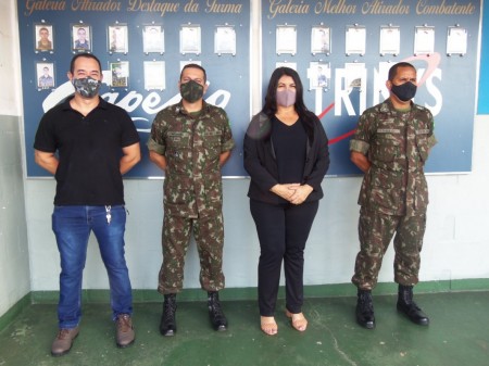 Prefeita Vera toma posse como diretora do Tiro de Guerra de Osvaldo Cruz e recebe novo comandante