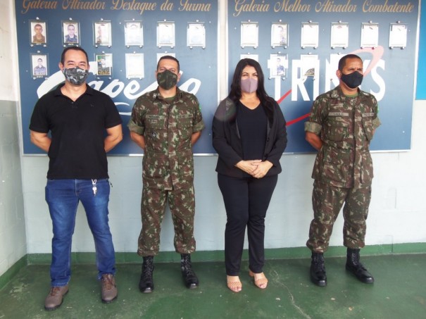 Prefeita Vera toma posse como diretora do Tiro de Guerra de Osvaldo Cruz e recebe novo comandante