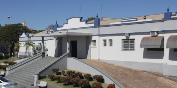 Santa Casa de Adamantina permanece com 100% de ocupao em leitos de UTI covid