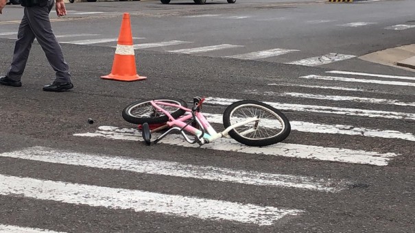Acidente deixa ciclista gravemente ferido no centro de Osvaldo Cruz 