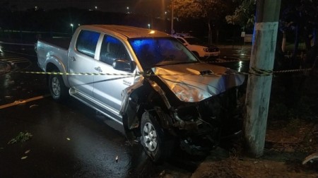 Caminhonete com placas de Dracena invade pastelaria em Santa Bárbara D´Oeste: uma pessoa morreu