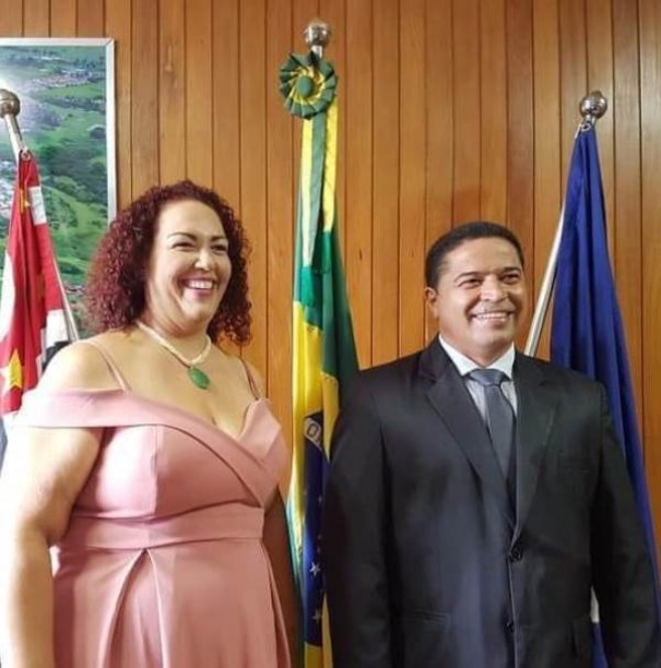 Em sess�o solene, prefeita, vice-prefeito e vereadores s�o empossados em Luc�lia