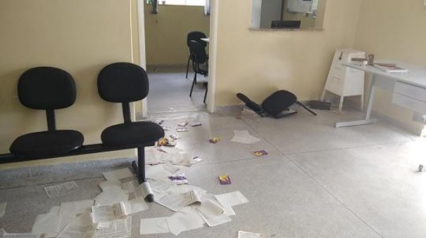 Paciente quebra objetos e m�veis no PSF do Bairro Mira Ira e amea�a servidora