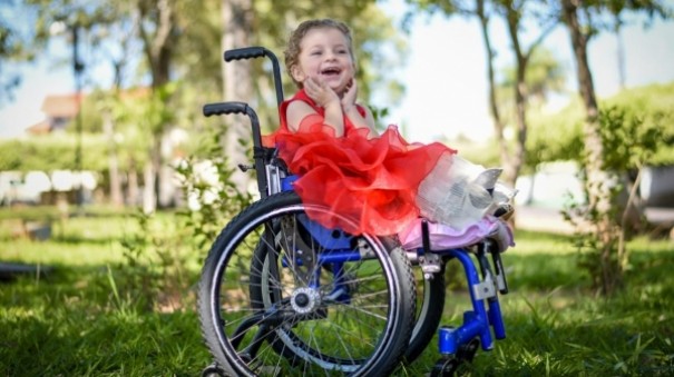 Crian�a de Parapu� com doen�as raras precisa de ajuda para realizar cirurgia de alto custo