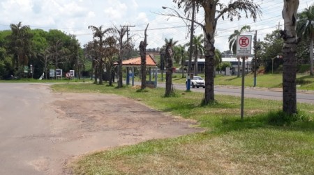 Em Lucélia, Prefeitura restringe estacionamento na Via de Acesso à noite e aos finais de semana