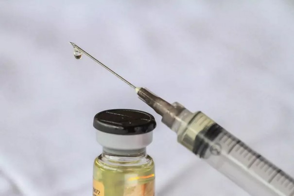 Anvisa aprova uso emergencial de vacina de Oxford e da Coronavac