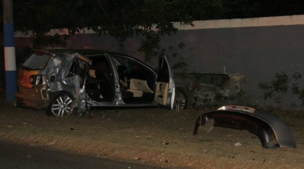 Motorista e passageiro ficam feridos ap�s colis�o em Osvaldo Cruz