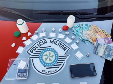 Policiais Militares prendem homem por tráfico de drogas e corrupção ativa, em Osvaldo Cruz