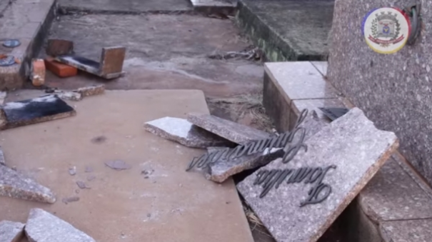 Mais de 40 t�mulos s�o alvo de vandalismo em cemit�rio da regi�o