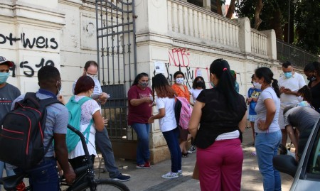 Aulas presenciais em escolas e universidades recomeçam em agosto em SP