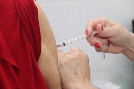 Prefeitura de Bastos suspende vacinação contra a Covid-19 por falta de doses