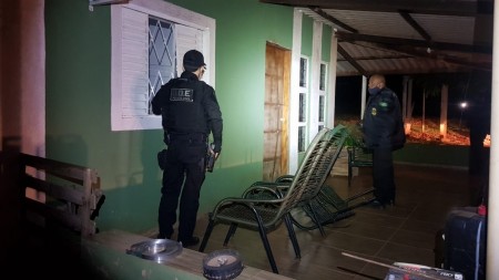 Operação policial mira grupo criminoso suspeito de furtar baterias de torres de telefonia que pode ter causado prejuízos de R$ 1,2 milhão