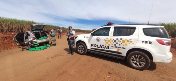 Por��o de coca�na e quase 500 kg de maconha s�o apreendidos durante fiscaliza��o policial em Iep�