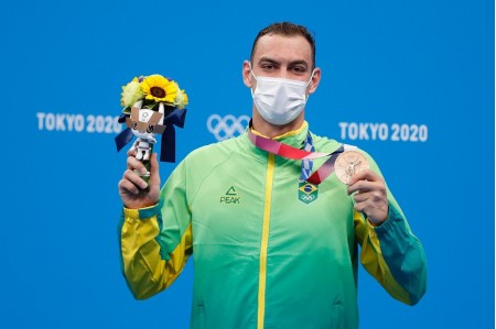 Fernando Scheffer surpreende com bronze na natação: 'Parece que estou sonhando'