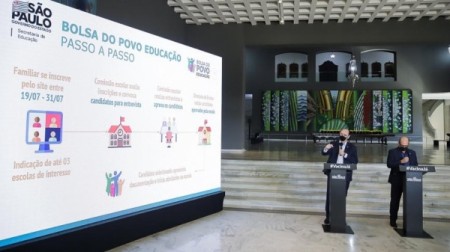 SP lança bolsa de R$ 500 para pais de estudantes da rede estadual