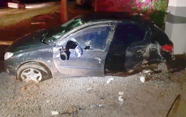 Ve�culo capota na SP-294, no trecho Quintana a Hercul�ndia