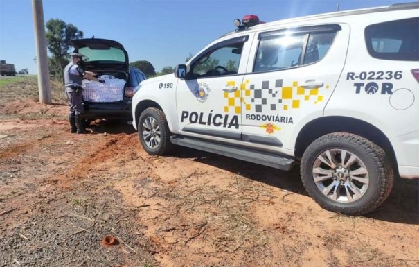 Pol�cia Rodovi�ria apreende cigarros contrabandeados e recupera ve�culo furtado na SP-425
