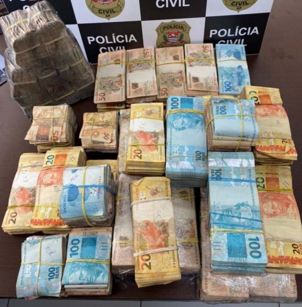 Pol�cia Civil apreende mais de R$ 500 mil durante mandado de busca em Tup�