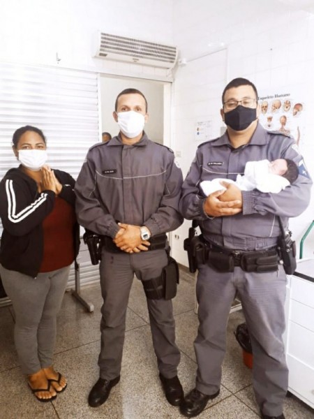 Policiais Militares salvam bebê de engasgamento neste final de semana, em Lucélia