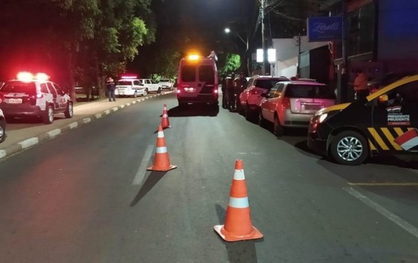 No fim de semana, opera��o contra aglomera��es autua restaurante, lanchonete e tabacaria em Presidente Prudente