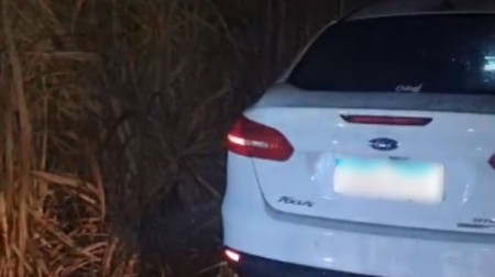 Carro roubado em Parapuã é encontrado abandonado em canavial