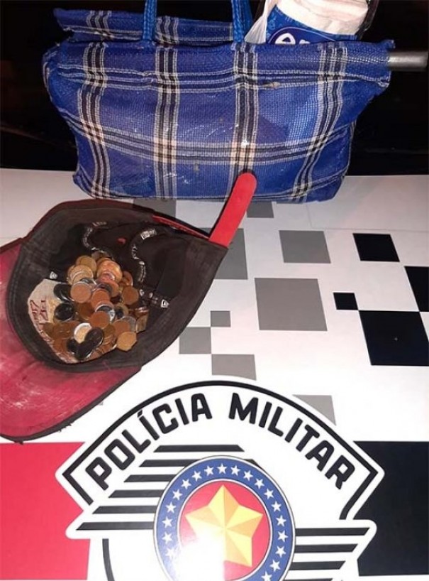 Pol�cia Militar de Bastos prende homem e mulher acusados de furtar com�rcio