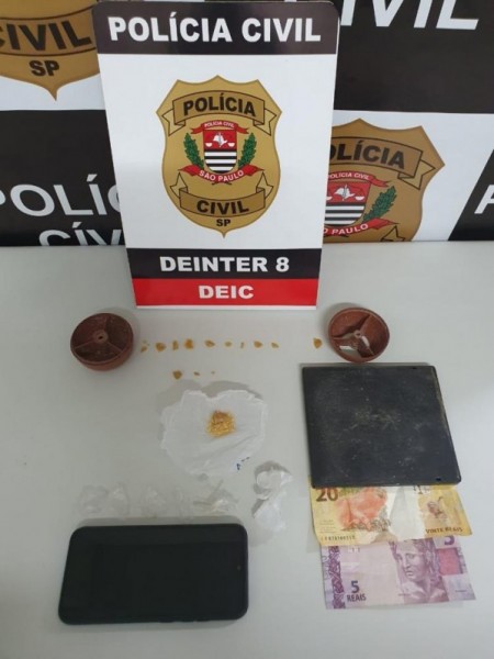 Ação da Polícia Civil fecha 'biqueira' de drogas na Cohab em Presidente Prudente