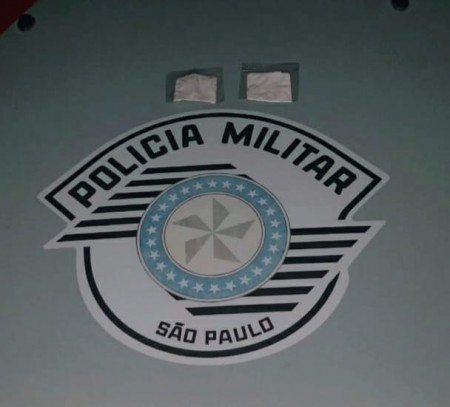 Homem conhecido pela prática de vários delitos é surpreendido pela PM com cocaína, em Osvaldo Cruz