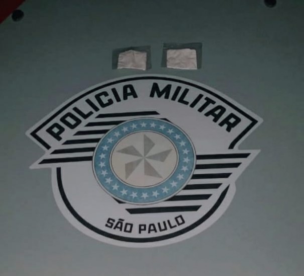 Homem conhecido pela pr�tica de v�rios delitos � surpreendido pela PM com coca�na, em Osvaldo Cruz