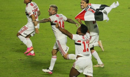 São Paulo vence Palmeiras por 2 a 0 e conquista o Campeonato Paulista