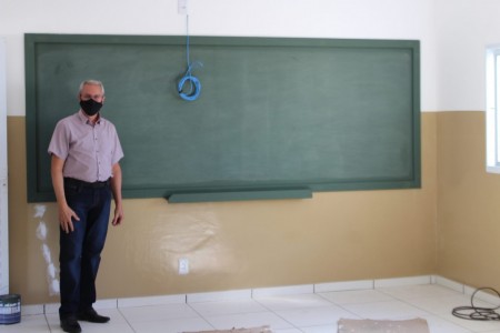 Prefeitura de Parapuã reforma escola em comunidade rural