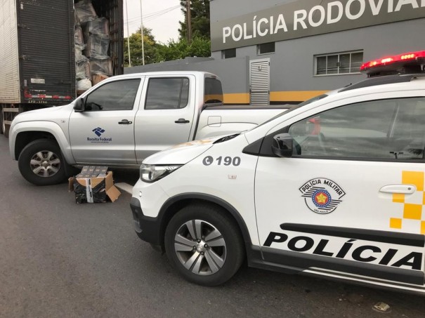 Em vistoria, Pol�cia Rodovi�ria encontra 40 celulares sem nota fiscal em caminh�o-ba�