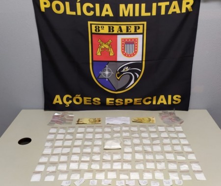 Dono de conveniência é preso após localização de porções de cocaína em forro de banheiro